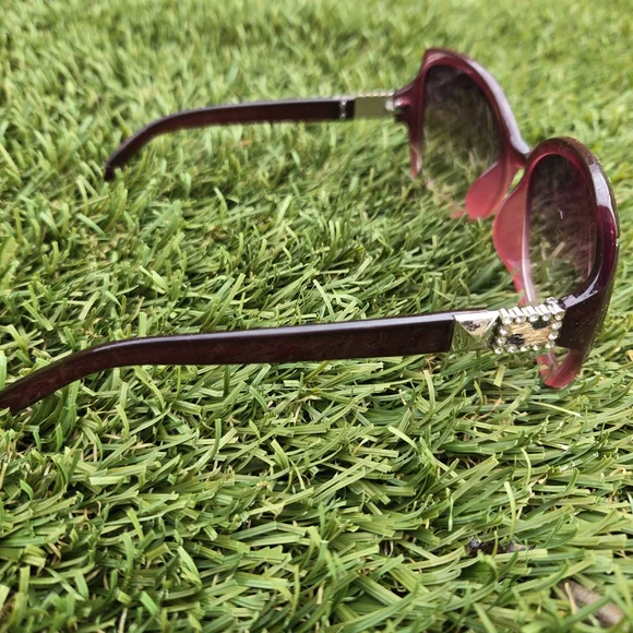 Women's Oversized Sunglasses - Burgundy Frame - Picture 4 of 5